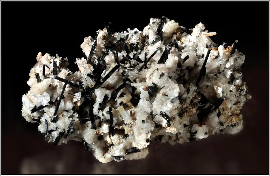 Barylite, Aegirine, Zircon image