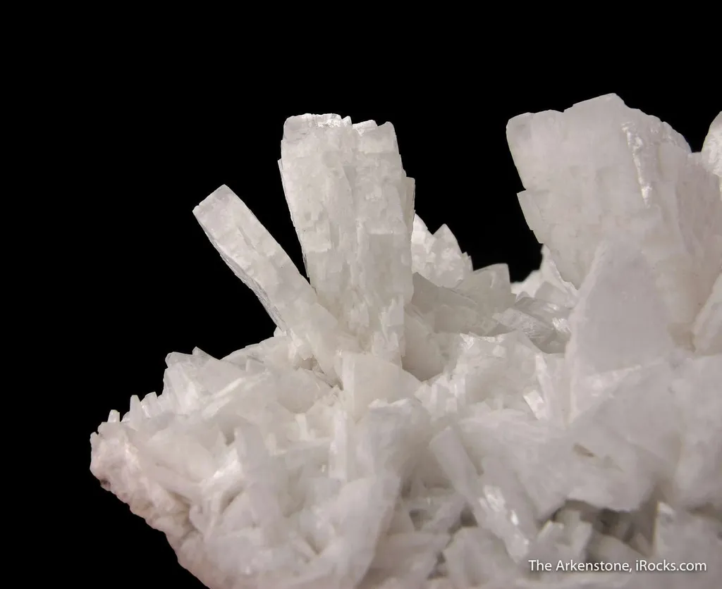 Baryte (fl) on Fluorite - image 3