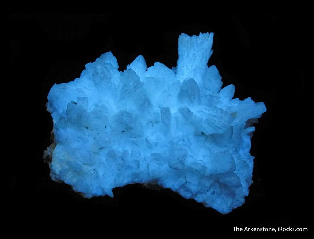 Baryte (fl) on Fluorite - image 7