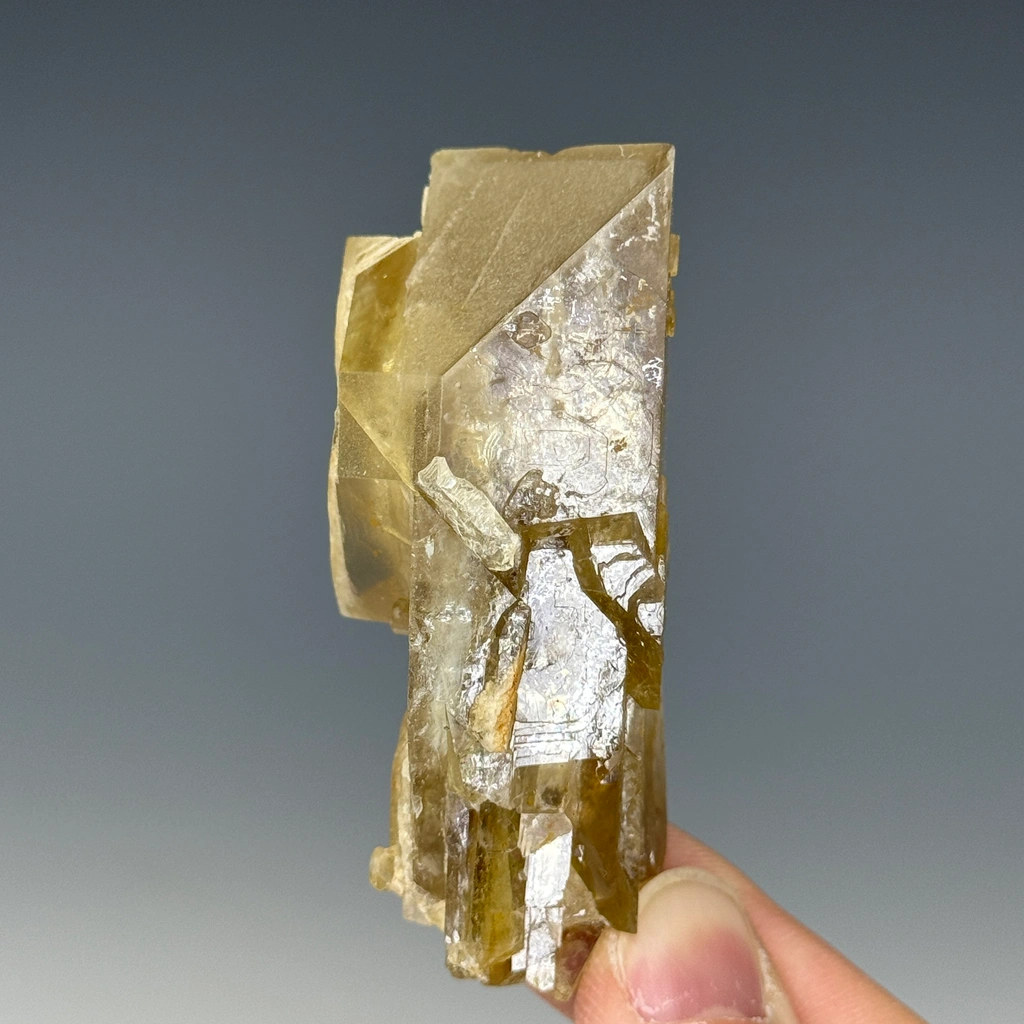 Baryte from Puy-de-Dôme, Auvergne-Rhône-Alpes, France - image 2