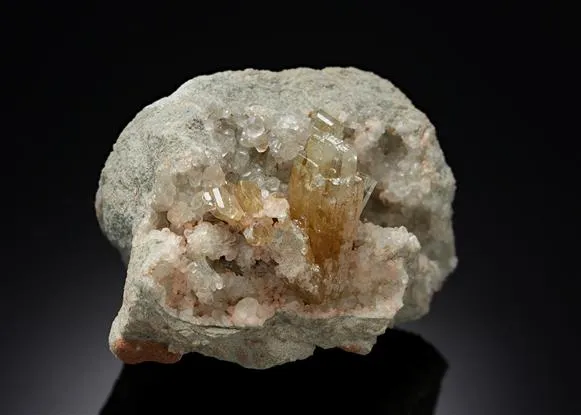Baryte on Calcite - image 1