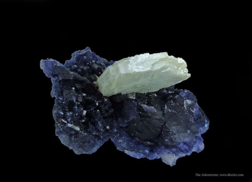 Baryte on Fluorite - image 4