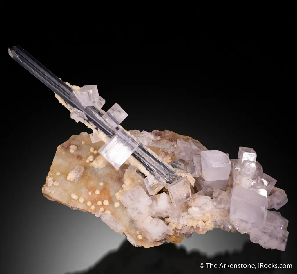 Baryte on Stibnite image