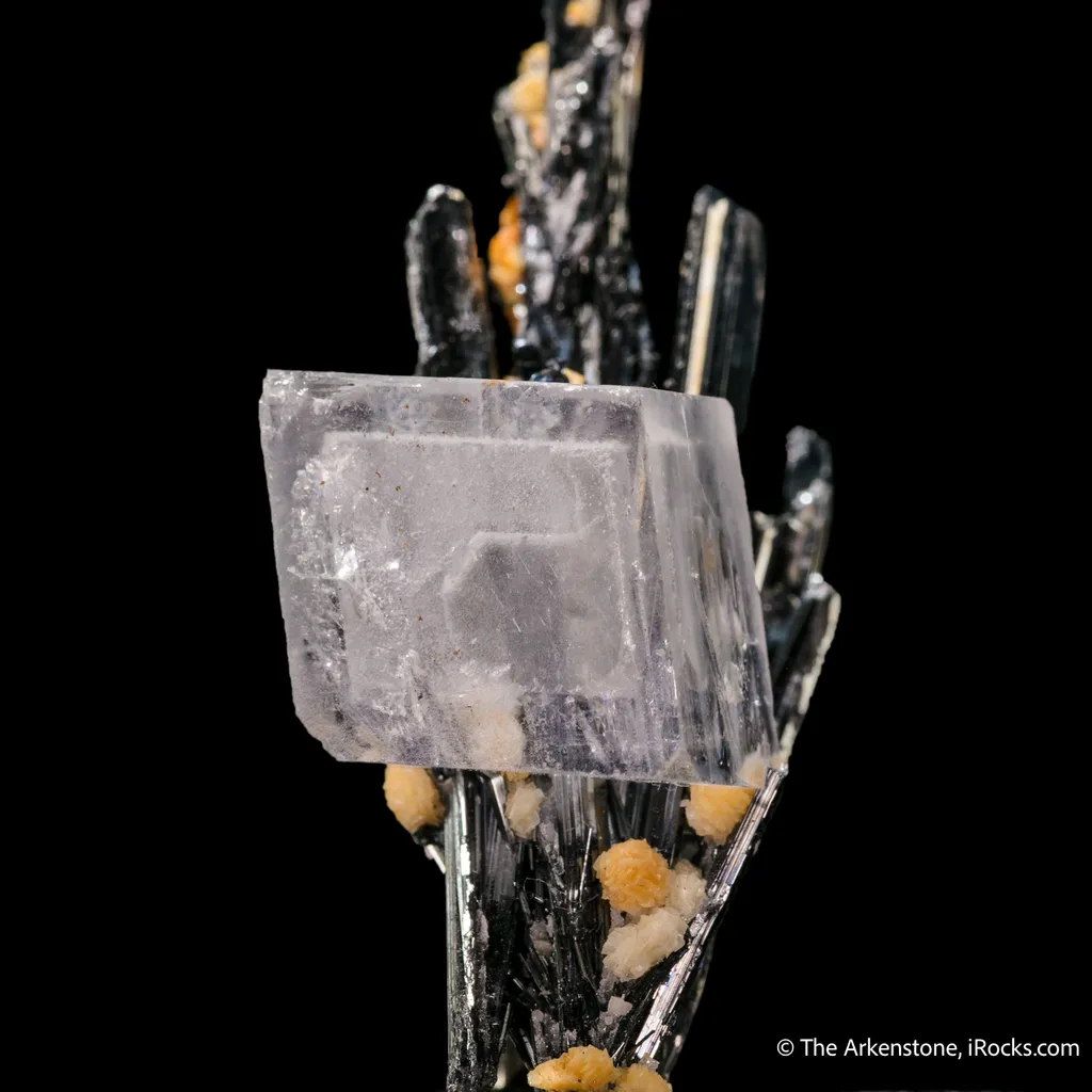 Baryte on Stibnite - image 5