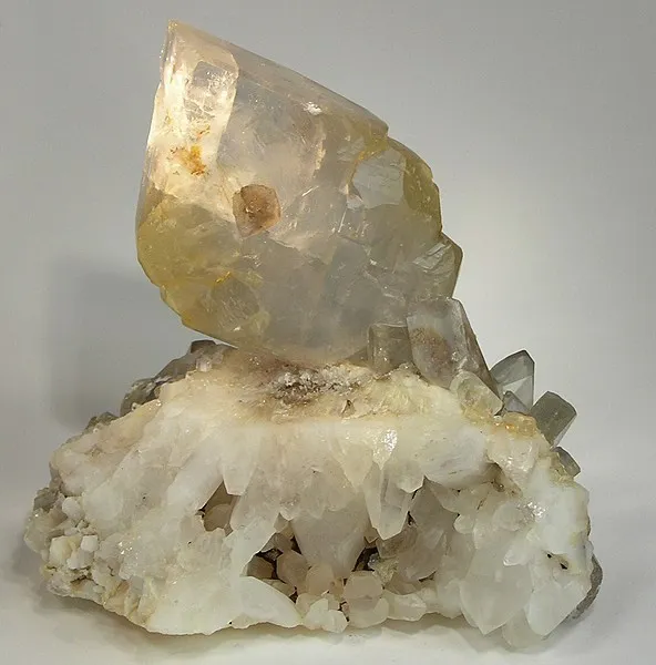 Baryte, Quartz image