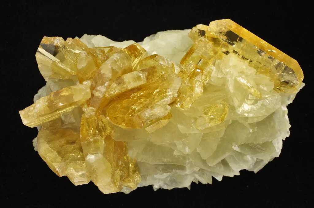 Baryte with Calcite image