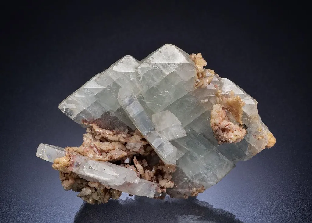 Baryte with Dolomite image