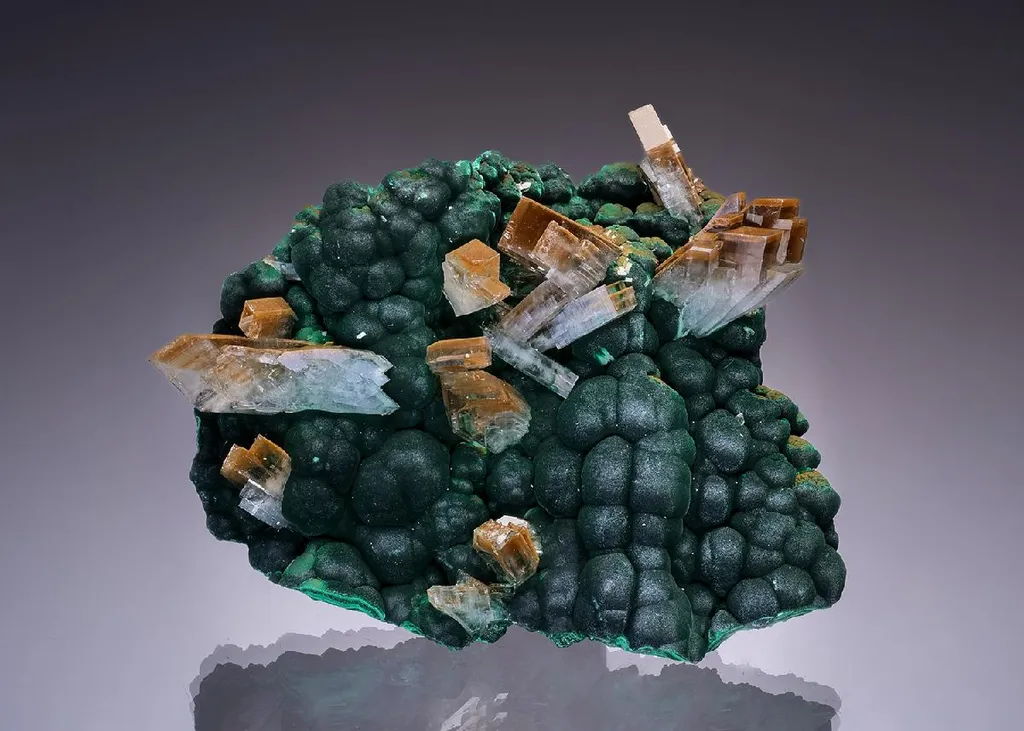 Baryte with Malachite image