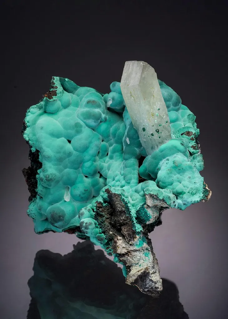 Baryte with Malachite image