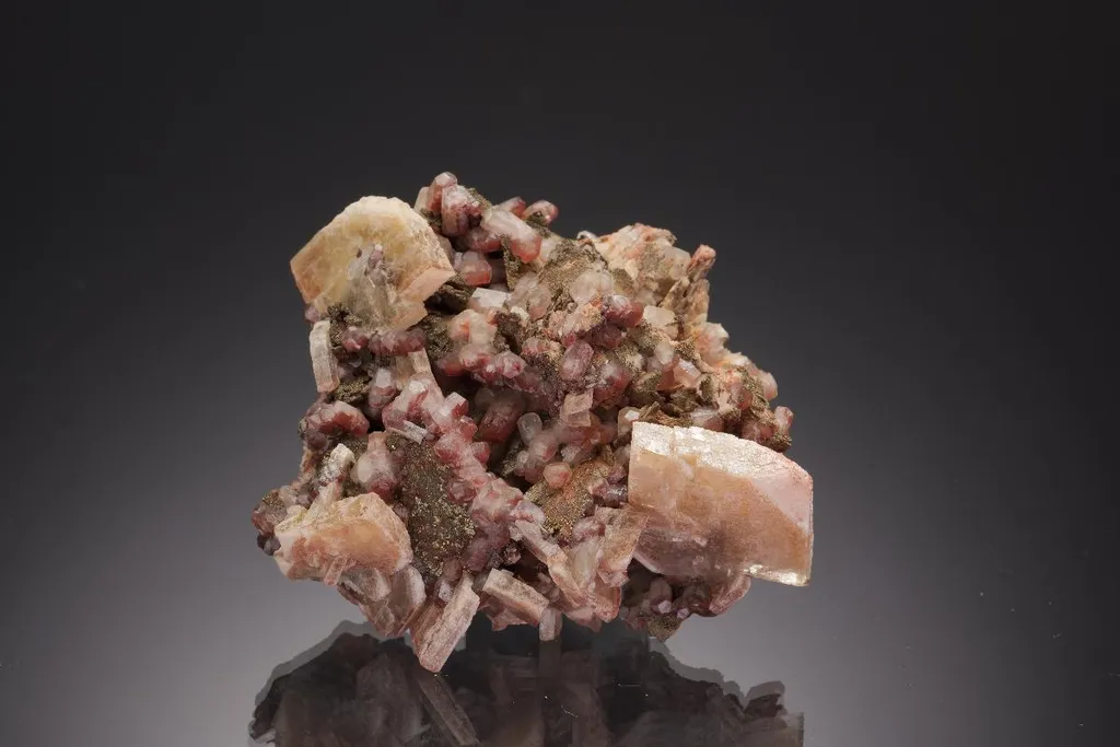 Baryte with Pyrite on Calcite image