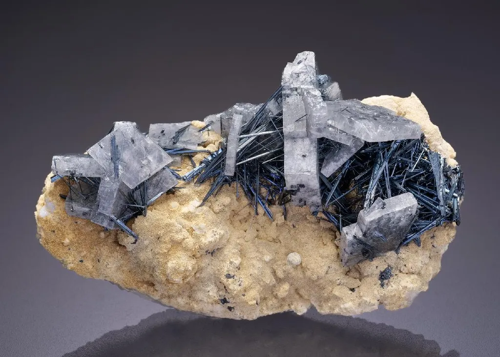 Baryte with Stibnite