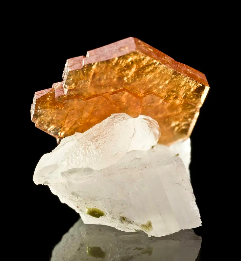 Bastnaesite-Ce on Calcite - image 2