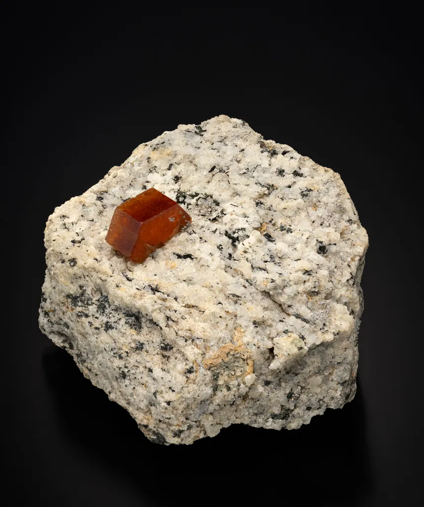 Bastnäsite- (Ce) with Rutile inclusions image