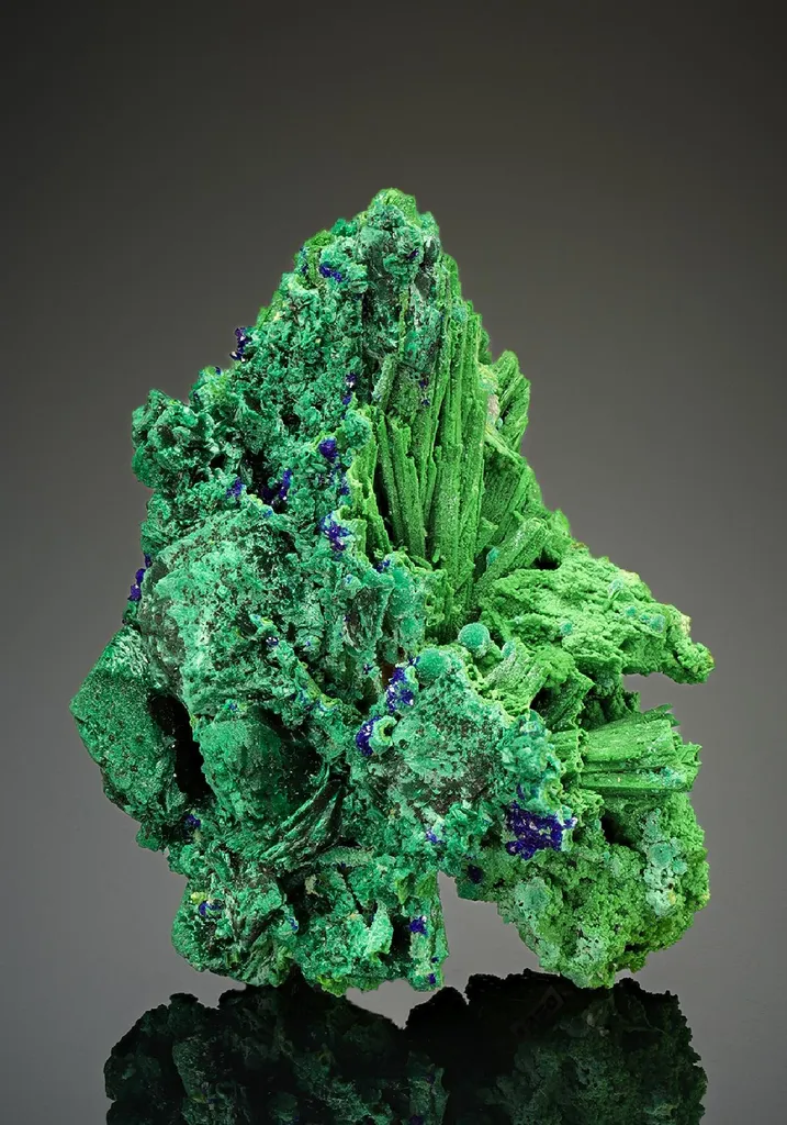 Bayldonite ps. after Mimetite with Azurite image