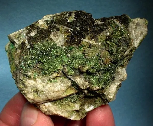 Bayldonite, Quartz - image 1