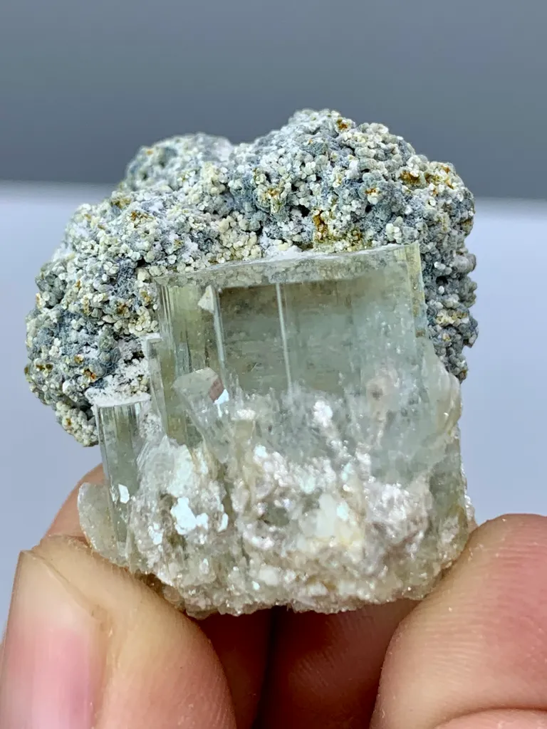 Beautiful Aquamarine Matrix On Muscovite Specimen 20.64 G  Pakistan, Gilgit-Baltistan, Nagar District, Nagar - image 4