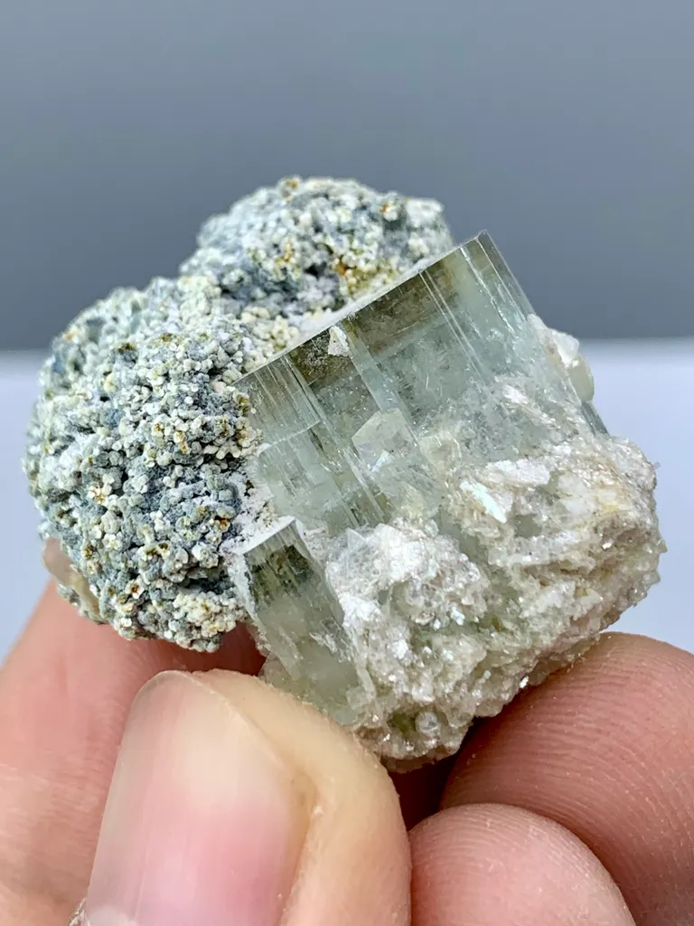 Beautiful Aquamarine Matrix On Muscovite Specimen 20.64 G  Pakistan, Gilgit-Baltistan, Nagar District, Nagar - image 3