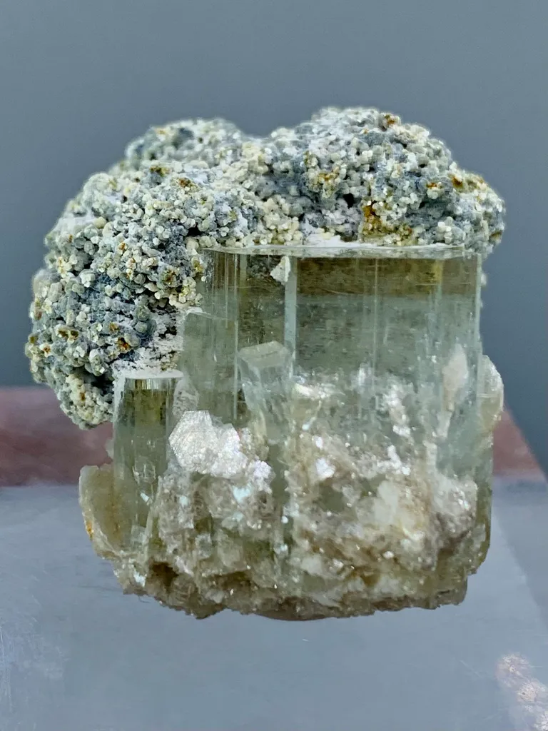 Beautiful Aquamarine Matrix On Muscovite Specimen 20.64 G  Pakistan, Gilgit-Baltistan, Nagar District, Nagar - image 2