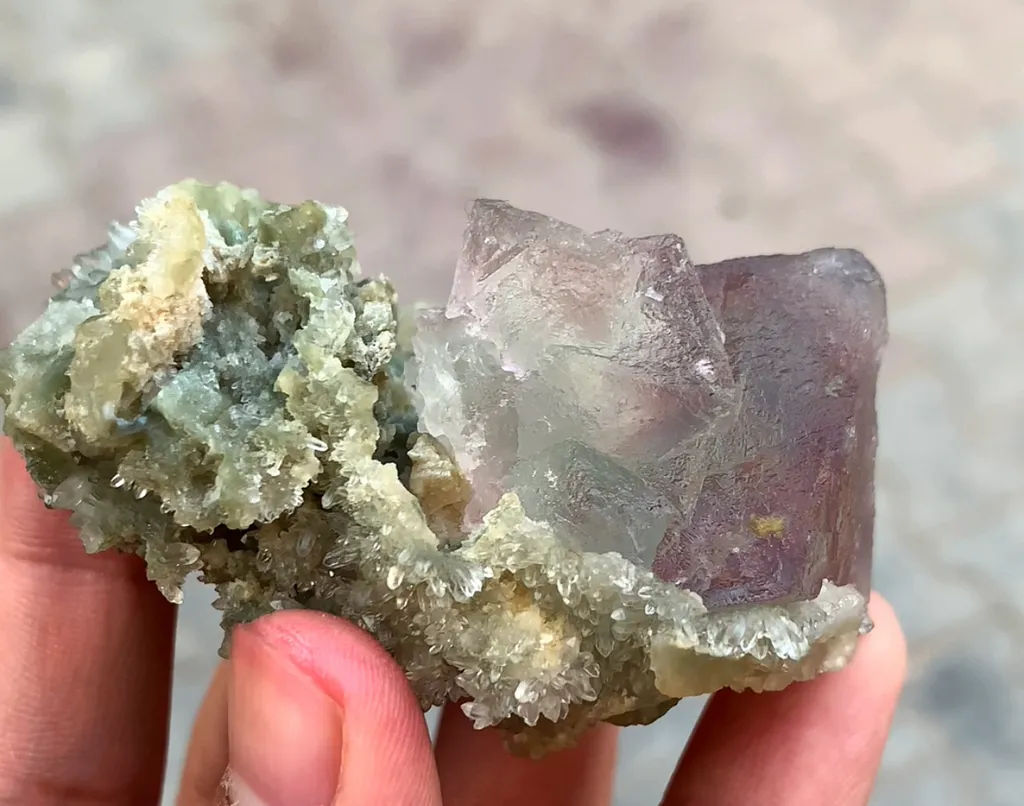 Beautiful prismatic bi-color zoning Fluorite specimen with sparkling tiny quartz clusters - image 2