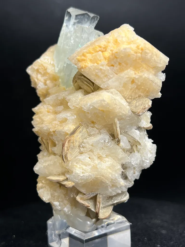 Beautiful specimen of Aquamarine combined mica and matrix from Pakistan - image 3