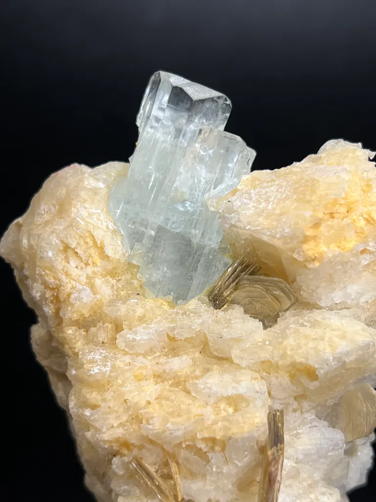 Beautiful specimen of Aquamarine combined mica and matrix from Pakistan - image 2