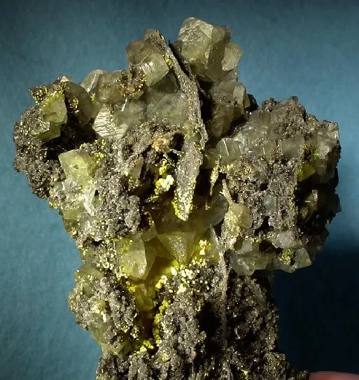 Beaverite, Smithsonite - image 2