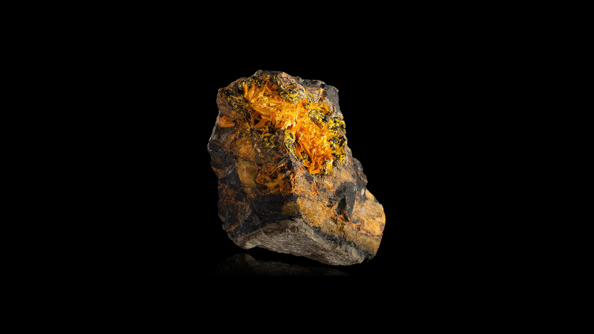 Becquerelite - image 1