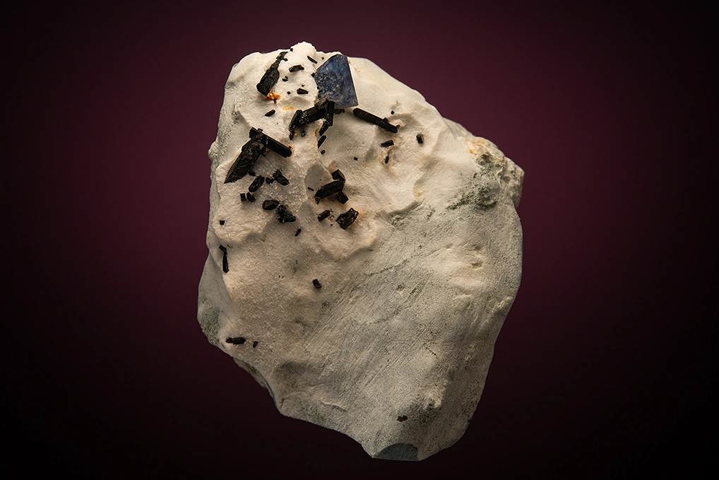 Benitoite image