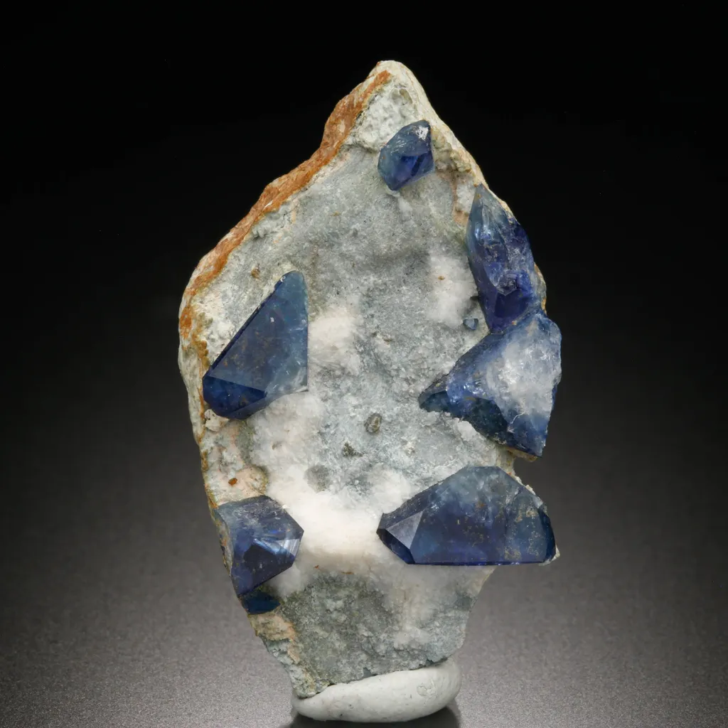 Benitoite image
