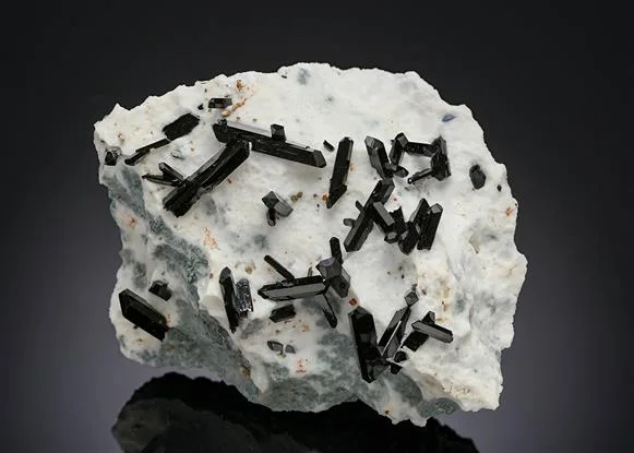 Benitoite image