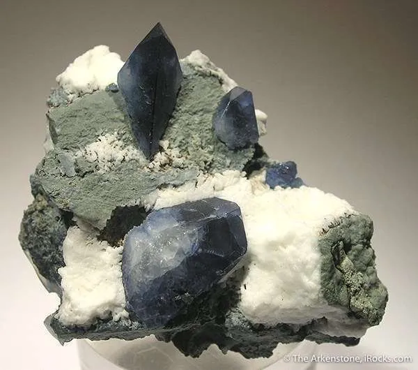 Benitoite image