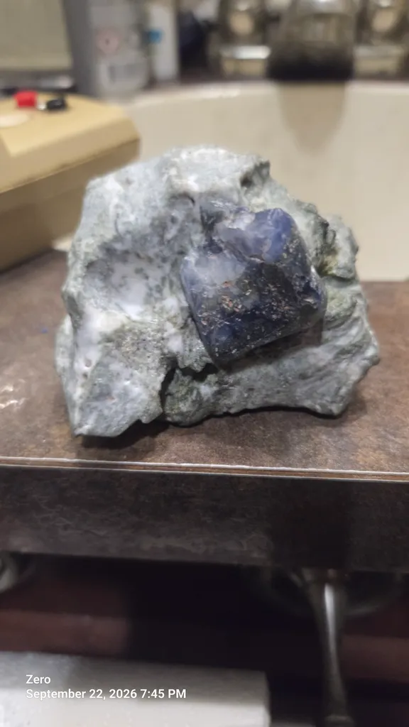 Benitoite - image 3