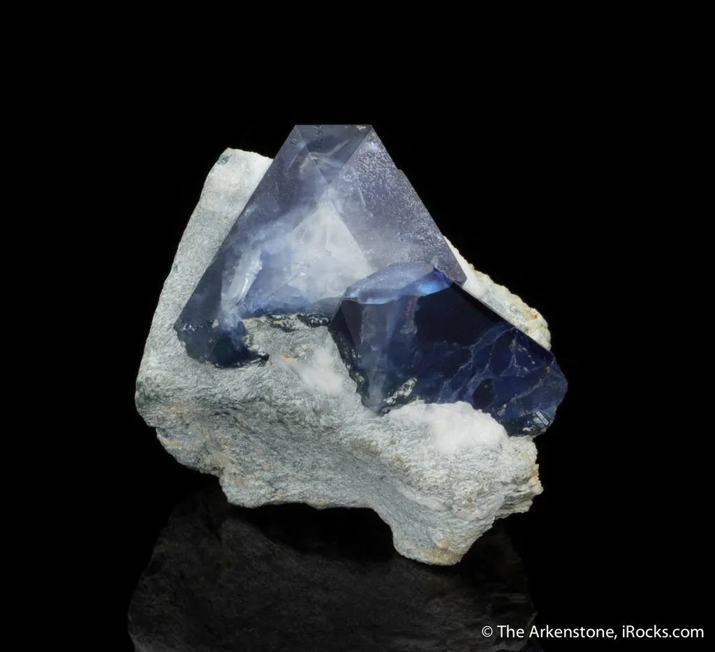 Benitoite image