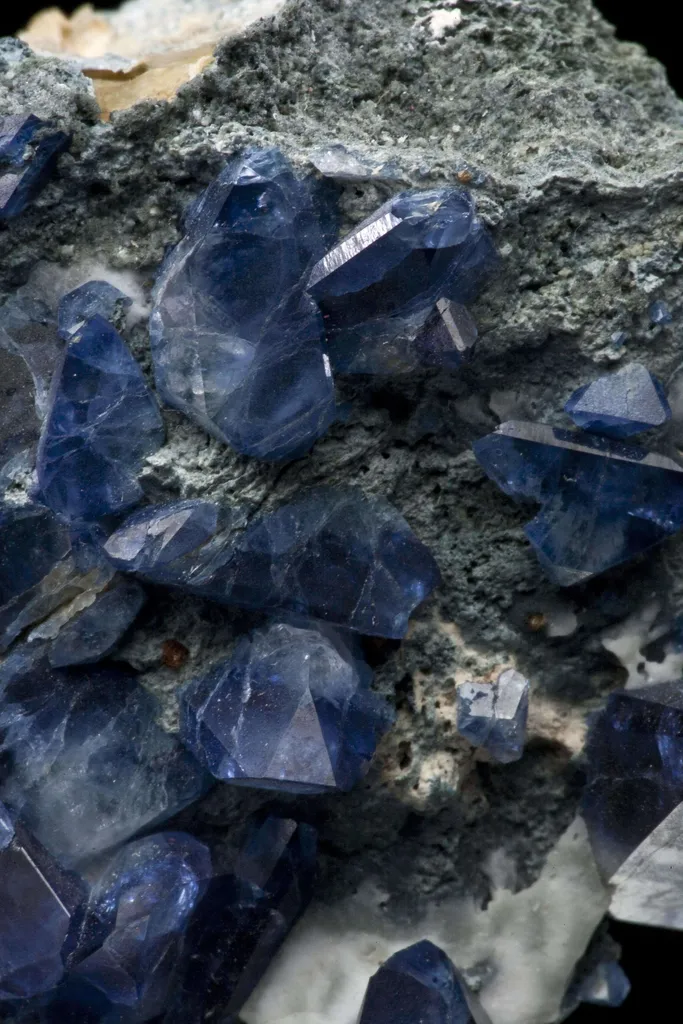 Benitoite - image 3