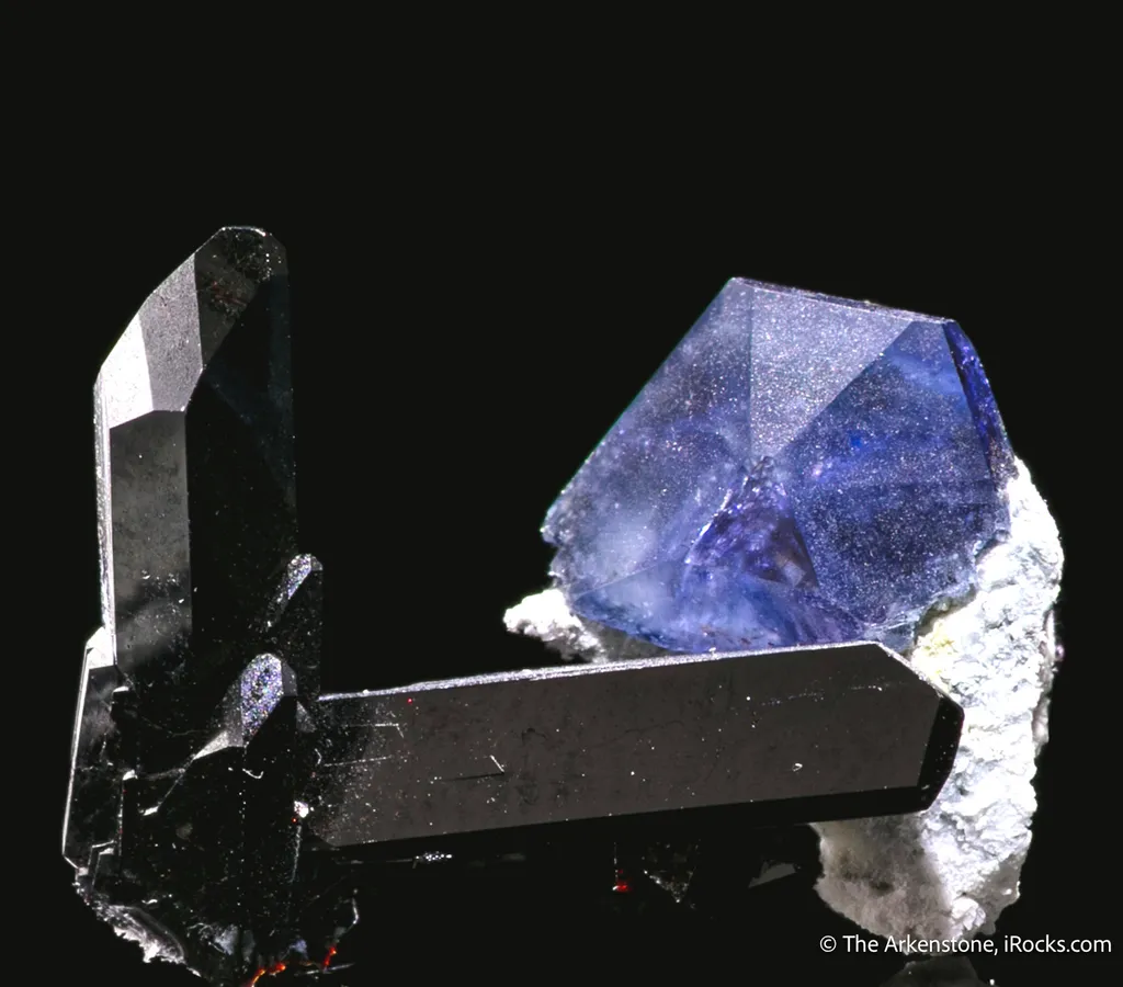 Benitoite and Neptunite - image 5