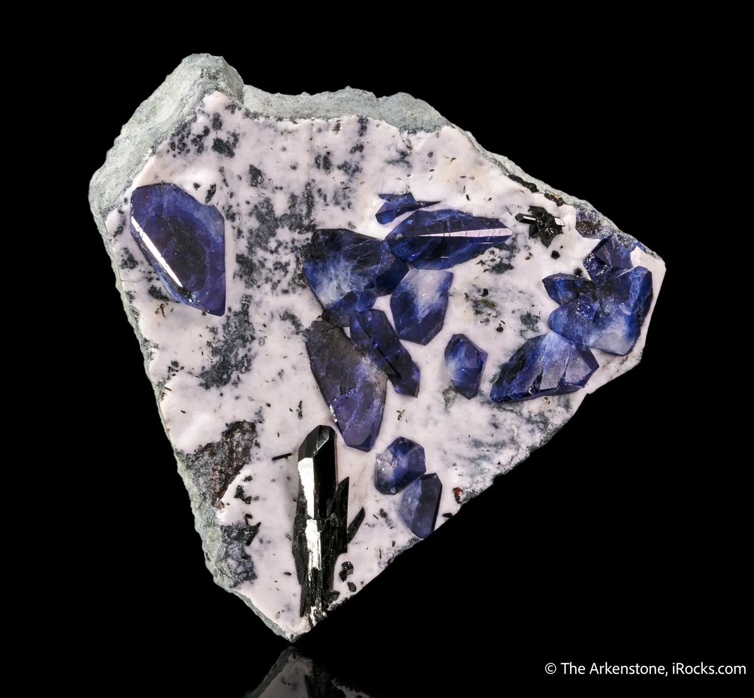 Benitoite and Neptunite - image 3