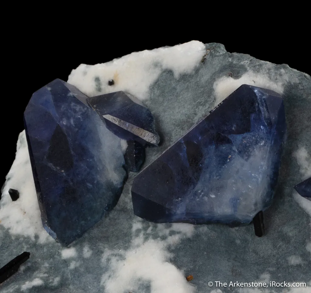 Benitoite and Neptunite with Joaquinite-(Ce) - image 2