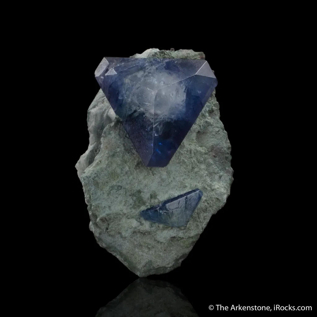Benitoite image