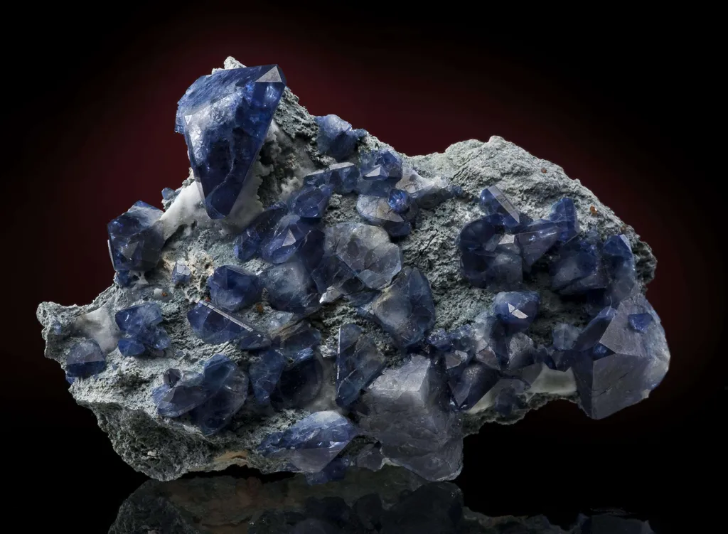 Benitoite image