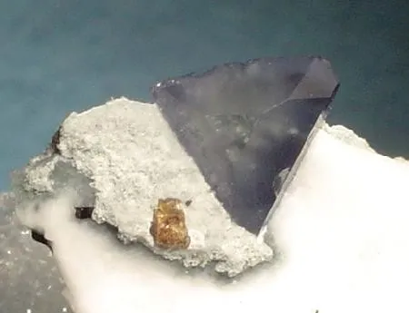 Benitoite, Joaquinite-(Ce), Natrolite - image 2
