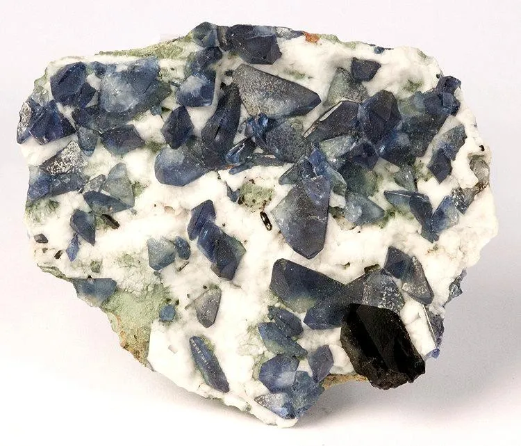 Benitoite, Neptunite image