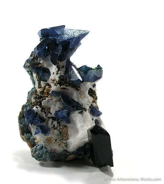 Benitoite, Neptunite image