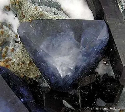 Benitoite, Neptunite and Joaquinite - image 3