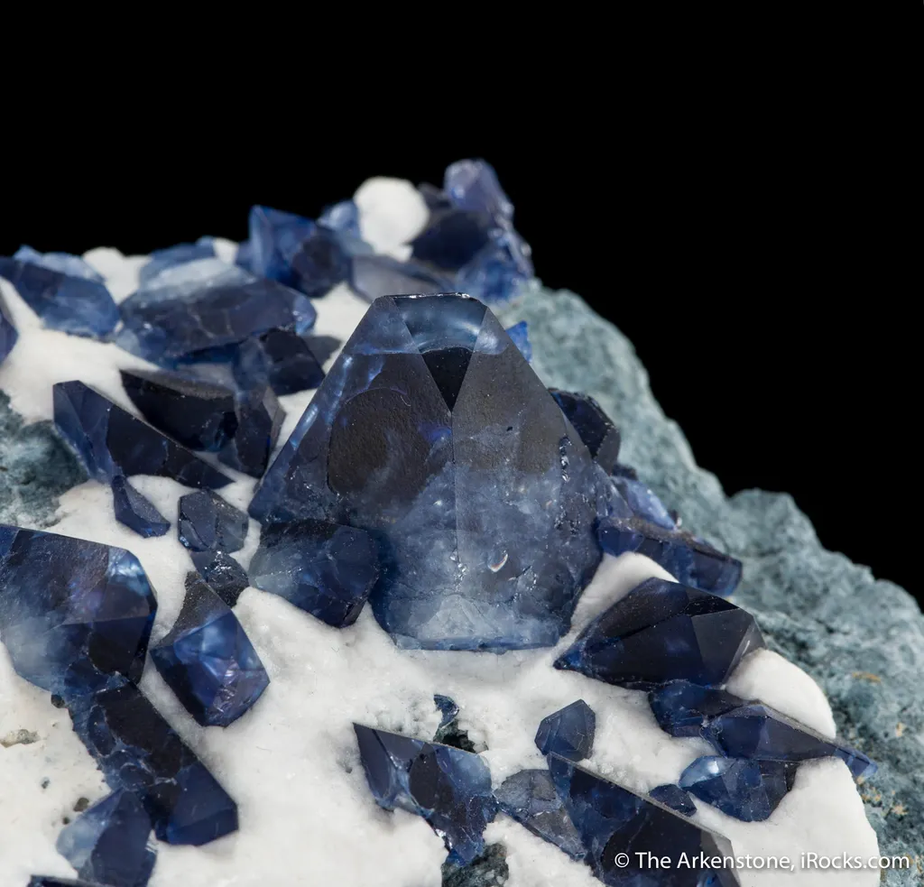 Benitoite on Natrolite image