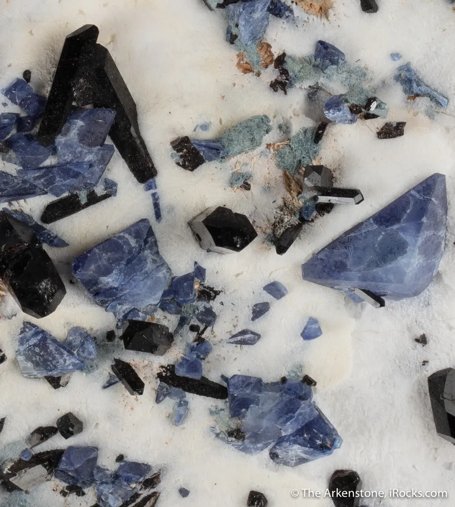 Benitoite with Neptunite - image 3