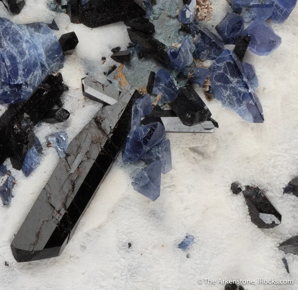 Benitoite with Neptunite - image 2