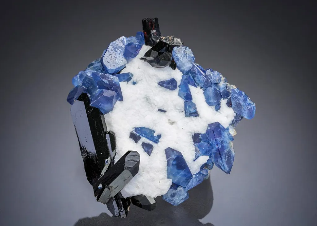 Benitoite with Neptunite image