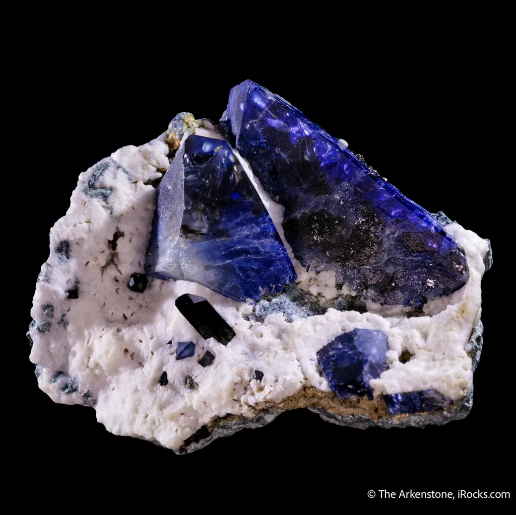 Benitoite with Neptunite image