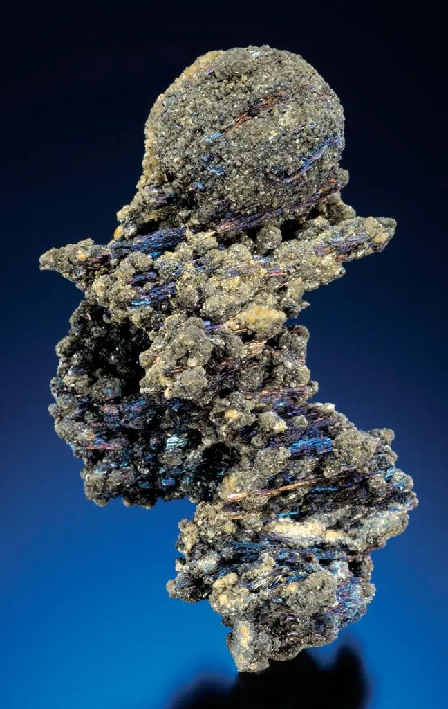 Berthierite with Calcite image