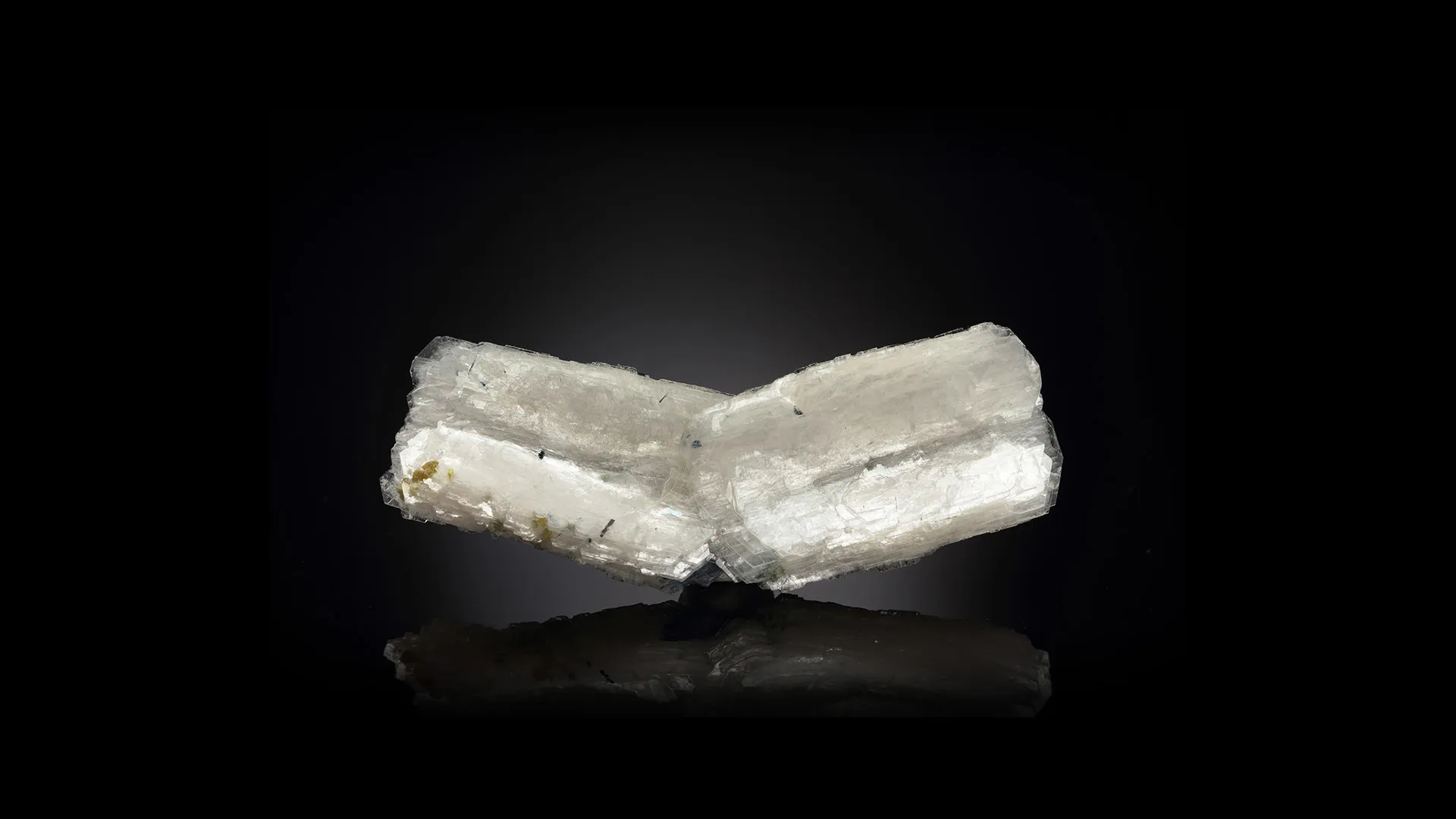 Bertrandite - image 1